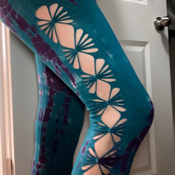 gekko Pants - NWT Gekko Yoga Leggings side cut out size s/m